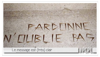 pardonne n'oublie pas, message qu'on peut ire à l'interieur de la crypte du mémorial des martyrs de la déportation à Paris