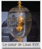 reliquaire du coeur de Louis XVII visible à la basilique de saint denis pour illustrer l'article PCPL dédié a la profanation des coeurs royaux