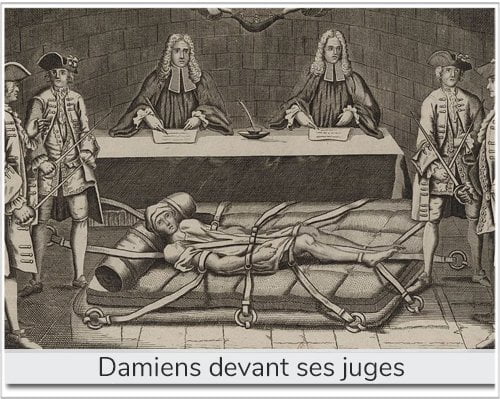 gravure d'époque représentant Damiens attaché à son lit de fer devant ses juges lors des auditions préliminaires de son procès